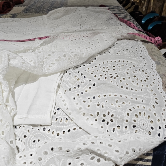 Elegant White Eyelet Lace Dress - Picture 7 of 7